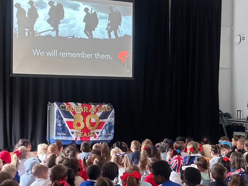 Arundel Court Primary School has celebrated the 80th anniversary of VE Day. Students have turned up to school in red, white and blue outfits and they have been learning about VE Day. 