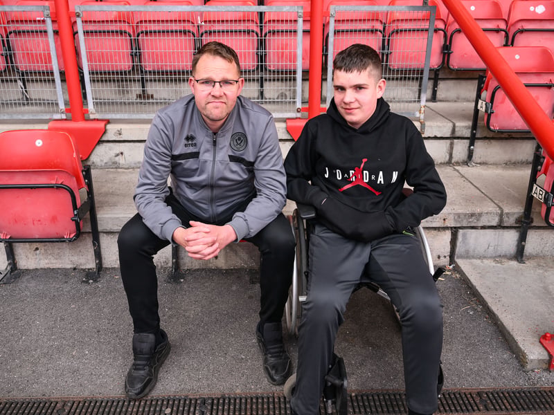 Sheffield United fan gallery v Bristol City (a)