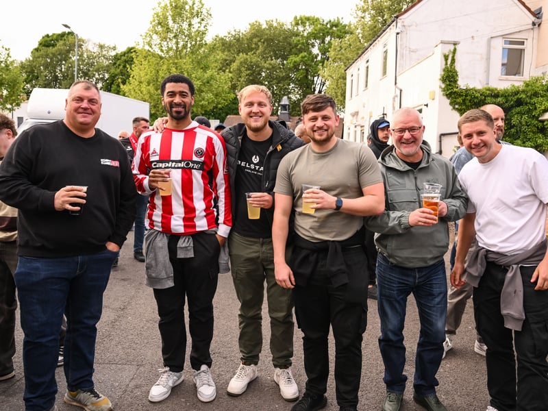 Sheffield United fan gallery v Bristol City (a)
