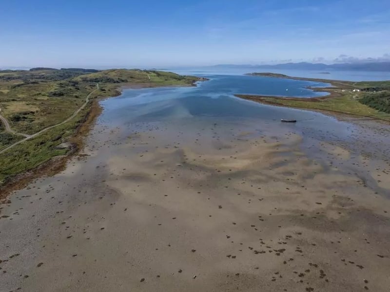 With around 2km of coastal frontage to three different bodies of water (An Grianan, Linne Mhuirich and Loch Sween), access to the sea is a selling point to this unique lot.