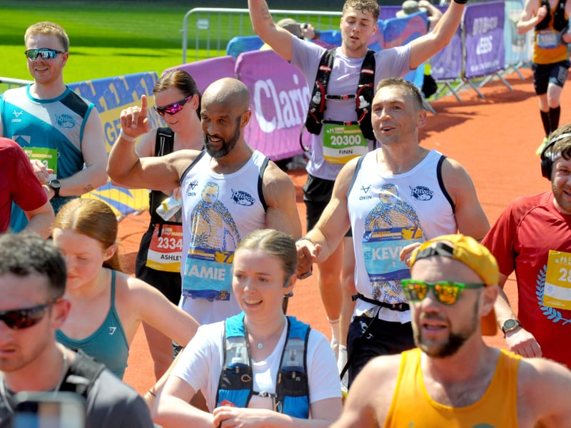 Jamie Jones-Buchanan and Kevin Sinfield were cheered on by a roaring crowd as they completed the course at Headingley Stadium.