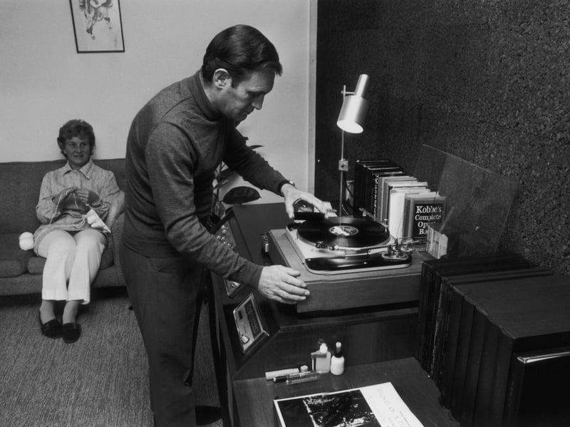 Record players, with their distinctive crackling sound, have made a comeback in recent years. But turntables were at the peak of their first wave of popularity back in the 70s, before being superseded by the cassette recorder and then CD players.
