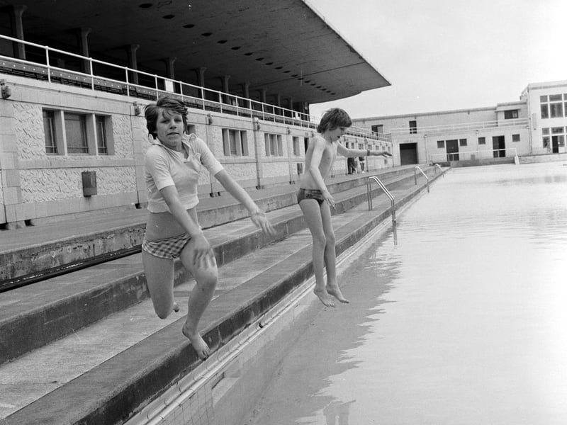 Rhona Heeps and Stewart Somerville, the first children into Portobello open-air pool when it re-opens in June 1976.
