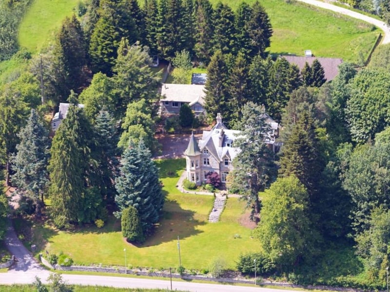 The former home of the Lipton Tea Family, the Tigh na Sgiath Country House Hotel is located near Grantown-on-Spey in the Cairngorms National Park. The interior is all roaring log fires and wood paneling, while outside there is a beautiful garden and terrace. Guests can enjoy delicious afternoon teas, an extensive breakfast selection and a bar stocked with a wealth of whiskies, along with local gins and beers. It's pet friendly and has earned 687 five star ratings from 747 reviews.