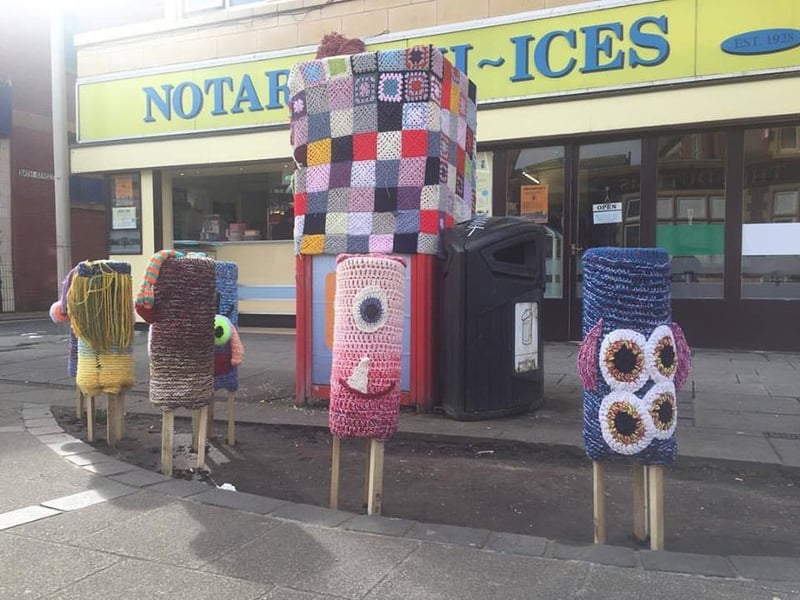 When they yarn bombed outside Notariannis