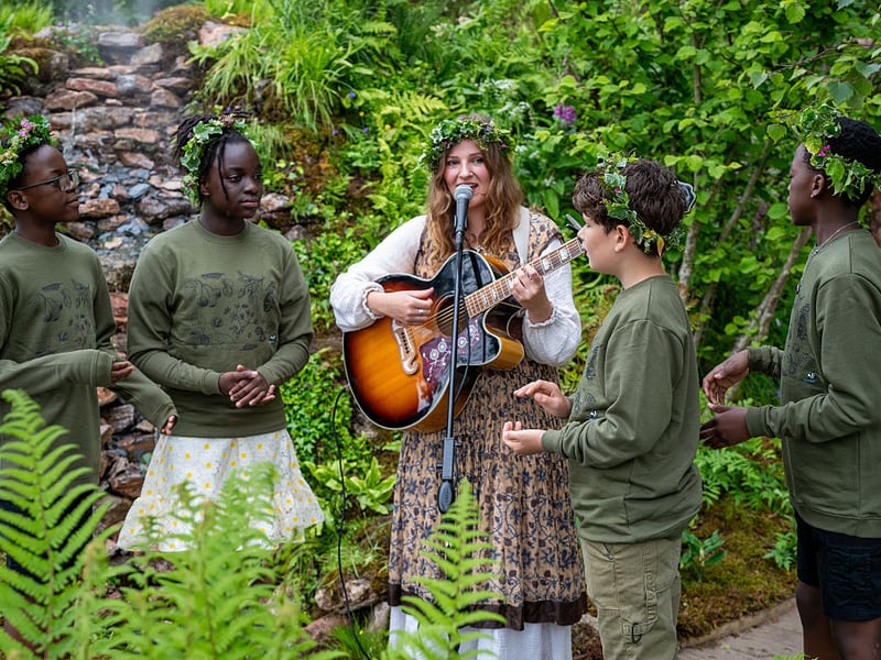 Welsh singer Mari Mathias provided musical entertainment in one of the gardens.