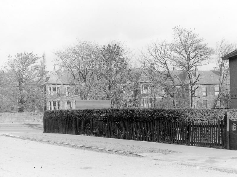Woodland Park Road, foreground, at the junction with Grove Lane in October 1941.