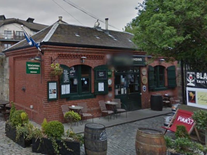 Located right on the waterfront in Leith, Teuchter's Landing offers both outdoor and indoor seating for you and your furry loyal companion. The beer garden is a great day to while away an hour or two on a sunny day and the food is delicious.
