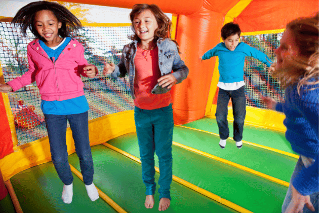 Get ready for indoor inflatable fun at Harrogate Bounce this May Half Term! Running from 24th May- 1st June. With a dedicated toddler area, indoor pony rides, and meet the animals, there's something for everyone. Enjoy inflatable assault courses, bouncy castles, activity centres, beat the goalie, and basketball.
📍 Harrogate Arena, Brackenthwaite Ln, Harrogate, HG3 1PW