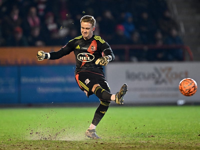 Age: 21. Position:  Goalkeeper. L1 games this season: 46.
Clean sheets: 15. Save percentage: 66.8. Rating: 7.08.