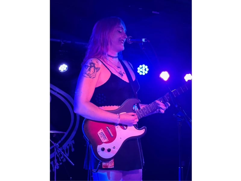 Jasmine.4.t has just returned from the US where she was supporting Lucy Dacus on an arena tour.