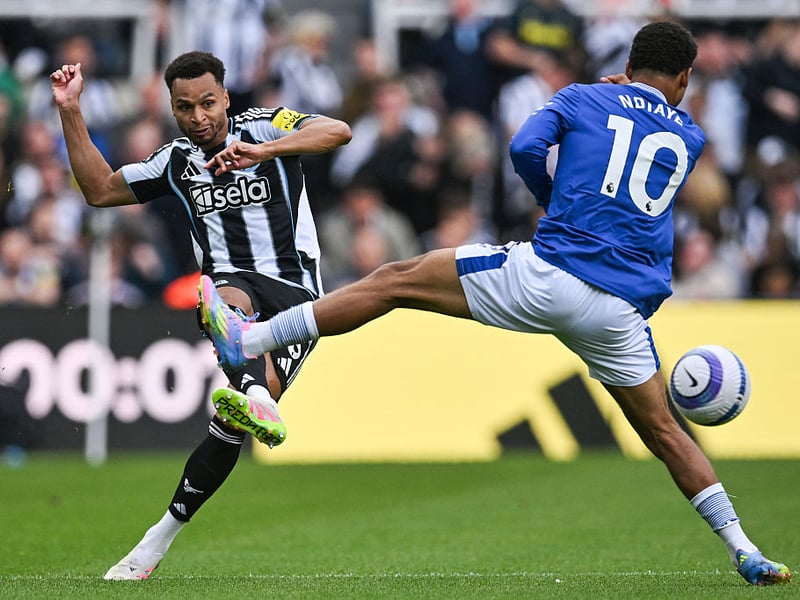 Got both barrels from Fabian Schar on numerous occasions after some poor decision-making and positioning. Gave away the ball in the build-up to Everton’s opener. A frustrating watch both defensively and offensively.
