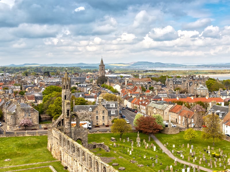 The most expensive coastal town in Scotland is St Andrews, with an average property price of £458,381. Up 8% in the last year, the historic Fife is known as the home of golf.