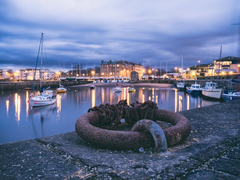 With an average property value of £240,581, Musselburgh is also among Scotland’s most expensive coastal towns. The largest settlement in East Lothian, the town is close to Edinburgh city centre.