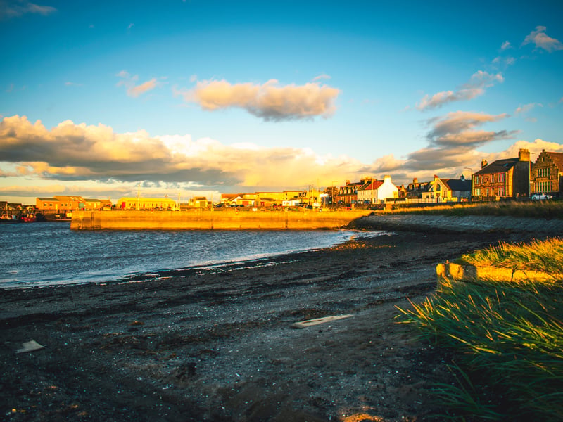 Around eight miles east of Edinburgh, Preston pans has a population of around 10,400 people. Here, there is an average property price of £237,183. 
