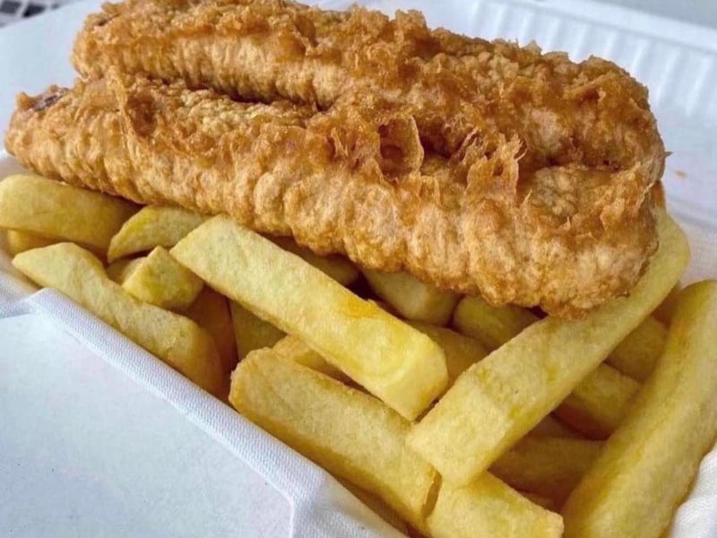 This Giffnock takeaway  was named in the UK's top 50 best fish and chip takeaways and restaurants from Fry Magazine.