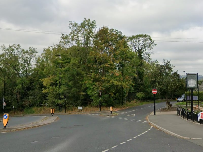 A stretch of tree-lined scrubland leading down Derbyshire Lane from Scarsdale Road could be used to build seven new houses. -
https://planningapps.sheffield.gov.uk/online-applications/applicationDetails.do?activeTab=summary&keyVal=SVEXE3NYG1P00