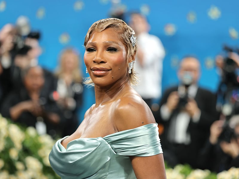 In second place, with a fortune of around $300 million, is American Serena Williams. The greatest female player of all time, she won 23 major tournaments and is the only player in history to complete a career Golden Slam (winning all four majors and the Olympic gold medal) in both singles and doubles.