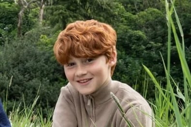 Alastair Stout has been cast as Ron Weasley in the new Harry Potter television series. Pretty much a complete unknown before winning the role, his only previous credited screen appearance is in an advert for Albert Bartlett potatoes entitled ‘Roll on Jersey Royal Season’. He plays ‘son at dinner’.