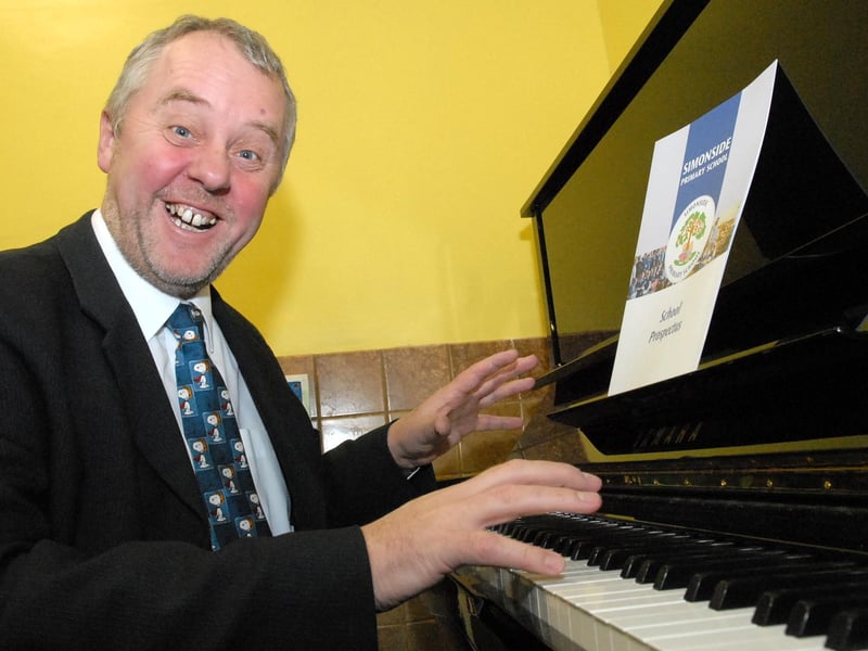 Jim Purvis was up for a spot of piano playing at Simonside Primary and it looks like he was enjoying every minute in March 2007.