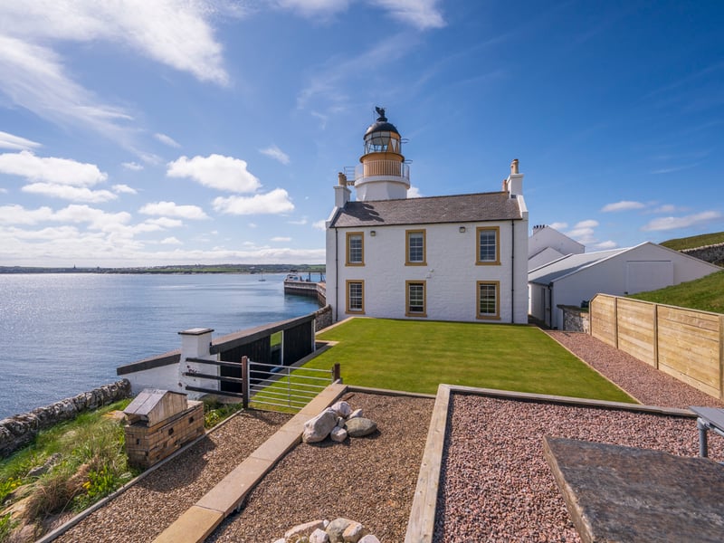 Constructed in 1862 by the Stevenson dynasty of lighthouse builders, Holborn Head was originally two assistant lighthouse keepers' flats and the tower with light. The light was discontinued in 2003.