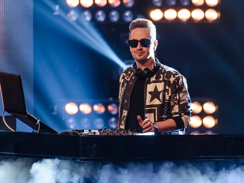 The German DJ and producer, Robin Schulz, is a master of melodic house, whose consistent global appeal is underscored by an impressive estimated market value of £64,846, making him a highly valuable act on the international electronic music circuit.