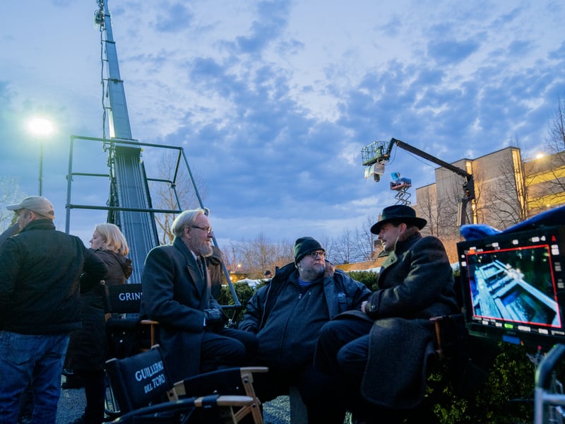 Released in 2021, Nightmare Alley has an all star cast including Bradley Cooper, Toni Collette, Rooney Mara and Cate Blanchett. The neo-noir thriller has a Rotten Tomatoes score of 80%.