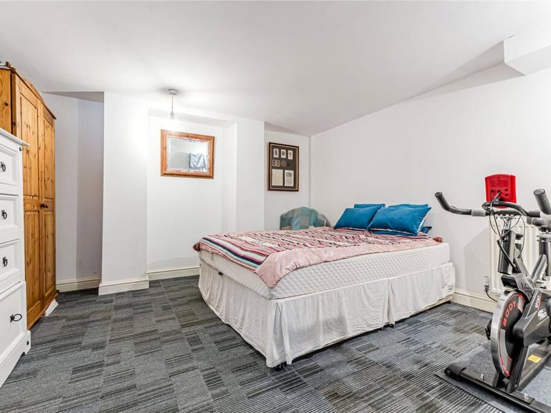 Guest bedroom