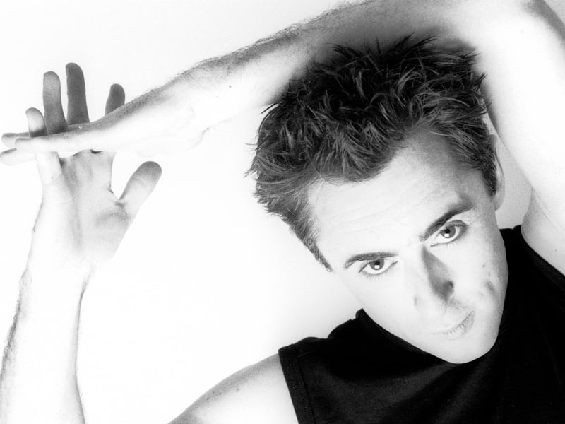  A remarkably versatile and charismatic actor, Alan Cumming has cultivated a long and varied career across film, television, and theatre, making him a truly unique and enduring figure. From his villainous turn in GoldenEye and his memorable role in Eyes Wide Shut, to his family-friendly appearances in Spy Kids, it is Cummings we alluded to in our intro -  he won a Tony Award for Best Actor in a Musical in 1998 for his acclaimed performance as the Emcee in the Broadway revival of Cabaret.