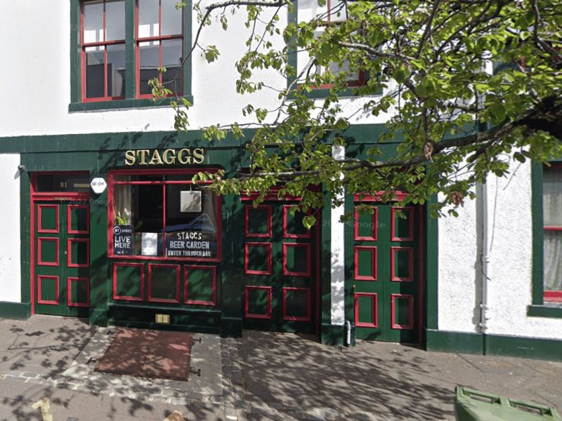 All the scenes in pubs were shot in Staggs Bar in Musselburgh - yes, even those that are supposedly in the famous Greyfriars Bobby's Bar.
