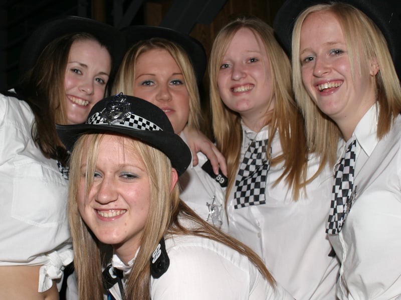 Hannah, Melanie, Krissi, Maxine and Michelle at Varsity bar, West Street, Sheffield, in 2004