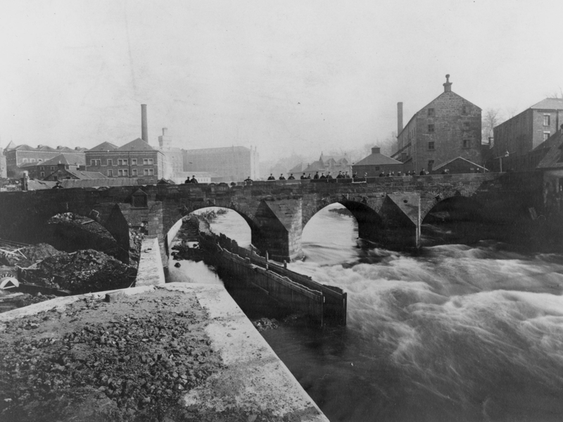 Old Partick Bridge over the River Kelvin c. 1895
