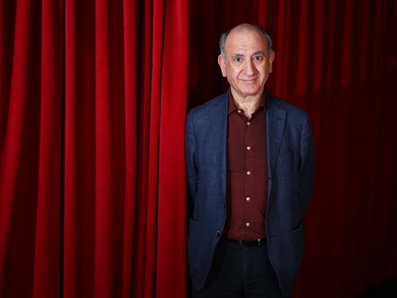 Studied English literature at the University of Glasgow. Best known for The Thick of It, The Day Today and VEEP.