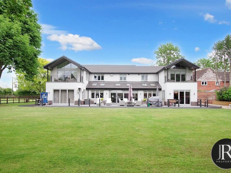 I tour Man City footballer's deluxe 5-bed countryside mansion currently ...