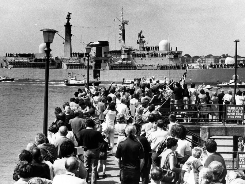 HMS Exeter, a Portsmouth‑commissioned Type 42 destroyer, deployed with improved Type 1022 radar. On May 30, she shot down two low-level A‑4 Skyhawks and is credited with potentially intercepting an Exocet missile. Exeter’s enhanced detection and Sea Dart capability provided robust air defence, compensating for the losses of earlier destroyers. Her performance underscored the value of advanced radar systems in countering sea-skimming missile and aircraft threats.