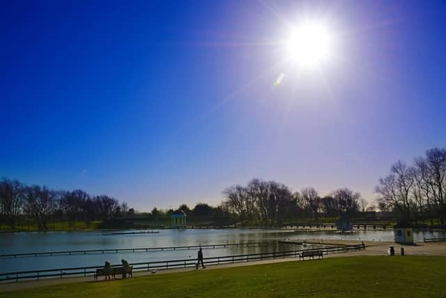 Often regarded as Blackpool’s premier green space, Stanley Park is a favourite among locals and visitors alike. Its vast lawns, ornamental lakes, and leafy shade make it ideal for picnics of all kinds. With children’s play areas, sports courts, and a boating lake, it’s also perfect for families.