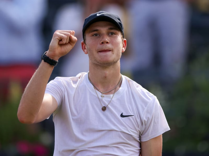 Can world number six Jack Draper make home advantage count and win his first major at Wimbledon? The bookies reckon he has a 17/2 chance. He reched his first major final at the 2024 US Open and has won three titles on the ATP Tour.