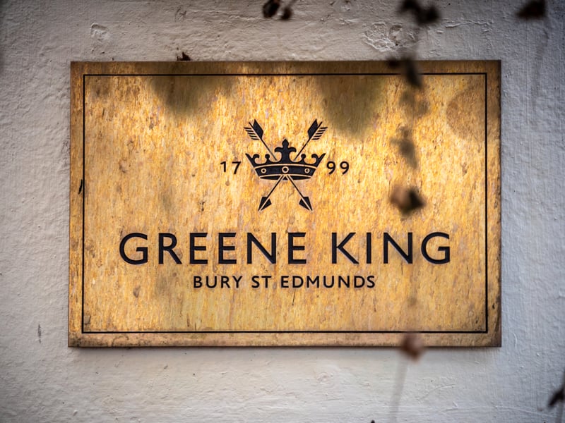 Greene King pubs across the UK are offering a variety of deals. Deals include; a £10 deal, two for one on burgers on Fridays, Kids Eat for £1 on Mondays (Hungry Horse locations), Steak for £8.99 from Monday to Wednesday, drinks deals and 15% off for Blue Light card holders. Please visit the Greene King website for more details.