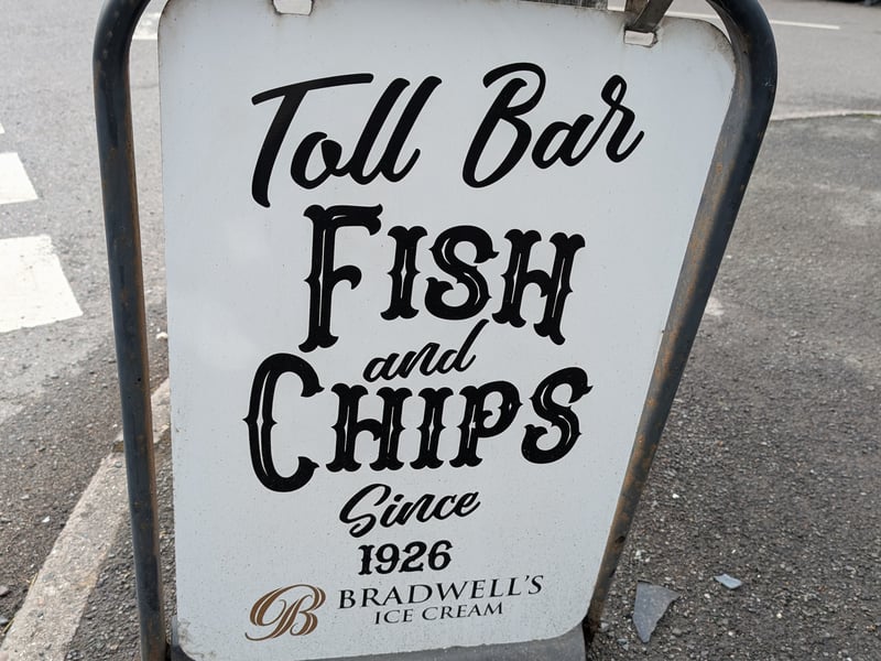 Toll Bar Fish & Chips is a quirky building and unsuspecting Derbyshire foodie hotspot which has served fish and chips since 1926.