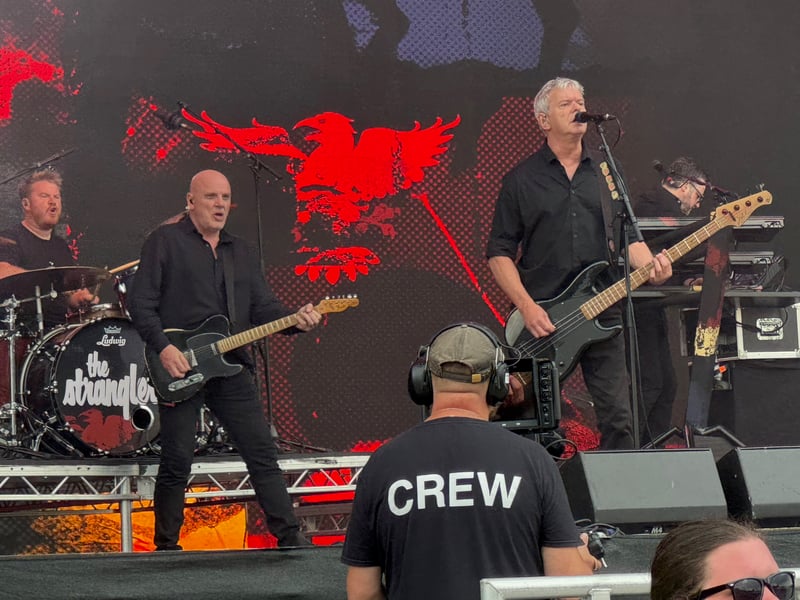 Like The Undertones before them, The Stranglers played a full two hour set.