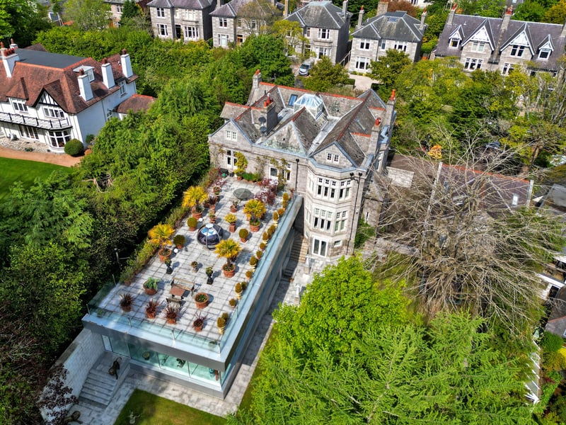 The Rubislaw Den North property includes an extensive roof terrace which overlooks the grounds.