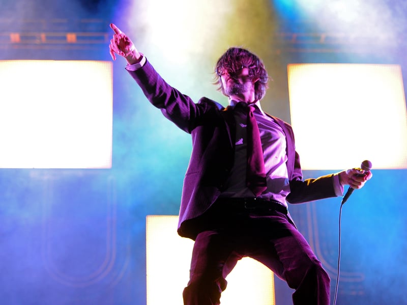 Jarvis Cocker and Pulp are the favourites to perform a secret set at Glastonbury Festival 2025. Gambling.com has them at 10/11 to surprise audiences at Worthy Farm.