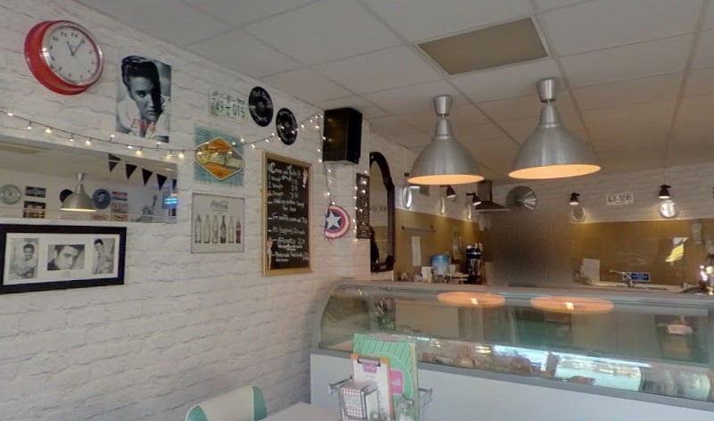Tutti Frutti is a vintage-inspired ice cream parlour located in the Whitburn area of Sunderland. It has been praised by customers for its American 1950s decor, welcoming atmosphere, and wide choice of flavours.