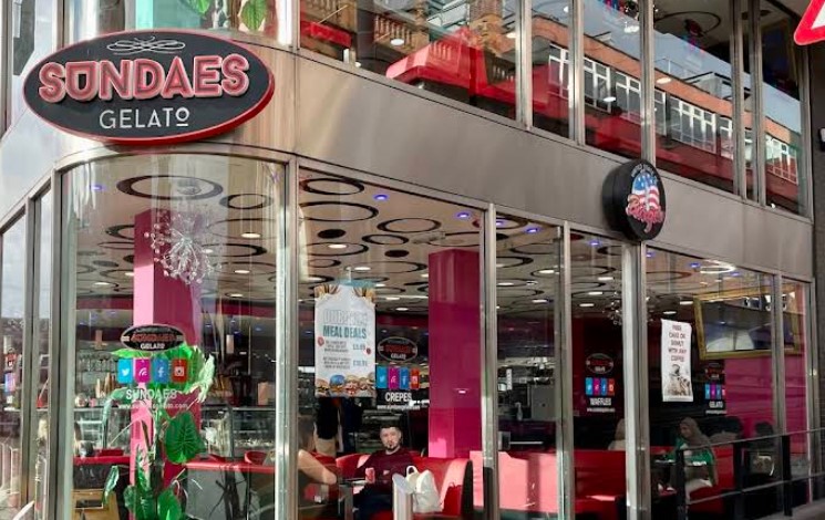 Sundaes Gelato on Glossop Road in Sheffield is highly rated by residents and visitors to Sheffield for its ice cream offering. Customers have praised Sundaes Gelato for its customer service, cleanliness, and delicious ice cream.