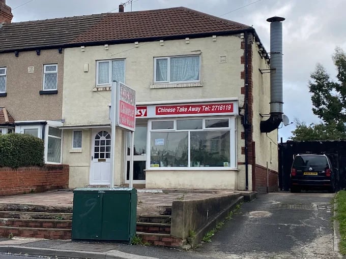 The Lucky Chinese Takeaway, located in Barkly Road
Cross Flatts, has a 4.3/5 Google reviews and 4/5 Food Hygiene rating.