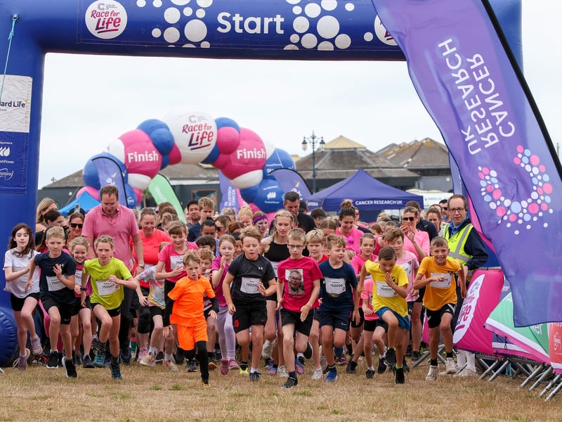 And they are off!
Picture: Chris Moorhouse (280625-009)