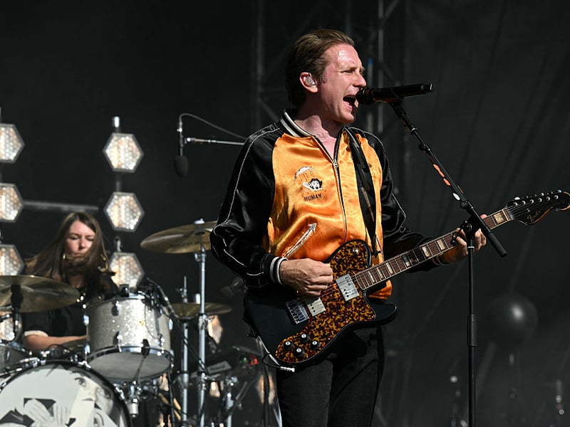 Franz Ferdinand unexpectely brought out Doctor Who actor Peter Capaldi to help them sing 'Take Me Out'.