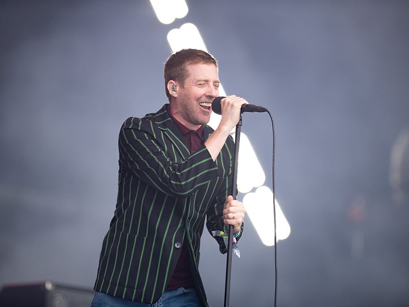 Kaiser Chiefs played their debut album 'Employment' in full to mark its 20th anniversary.