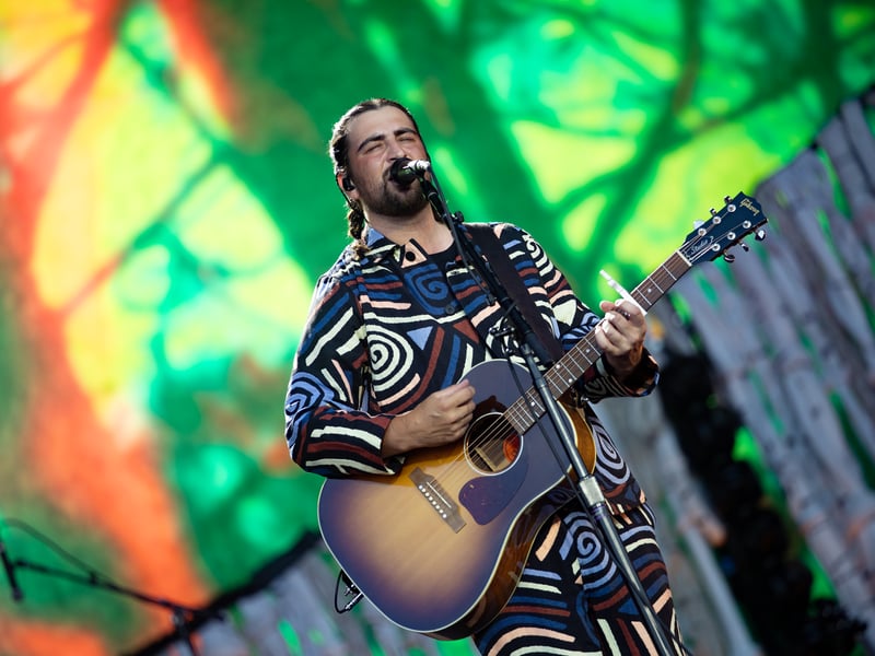 Noah Kahan’s continued, massive mainstream success throughout the eligibility period, particularly with the deluxe edition of Stick Season, bridges folk authenticity with mass appeal. Given his established sound and narrative, he is a clear favourite to dominate the American Roots Field categories.