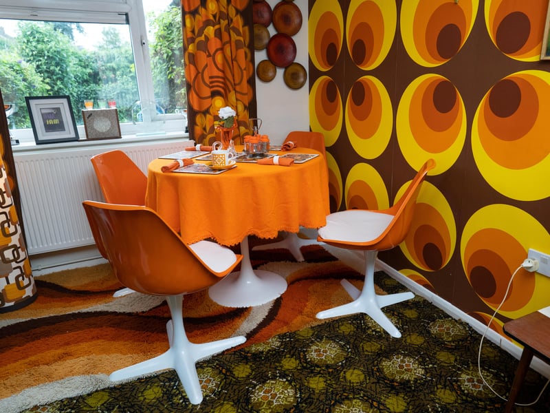 70s decor was a full-on assault on the senses, from which some of us are still recovering. From the carpets and curtains to the wallpaper and even kitchen worktops, almost everything was a shade of brown or orange - often with vibrant patterns like swirls or concentric circles. The one room with a different colour scheme was often the bathroom, though the avocado green which was all the rage back then has aged even more poorly. Of course, some people still love the classic 70s colours and patterns, which they find much more inspiring than the muted palettes typical of homes today.